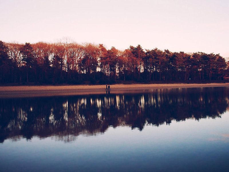 Walk on the beach by Harry Bouman