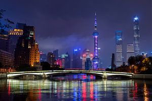 Erleben Sie Shanghais Nachtzauber aus einer einzigartigen Perspektive von Michael Bollen