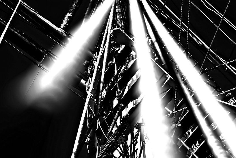 Hamburg: a tall ship in bw by Norbert Sülzner