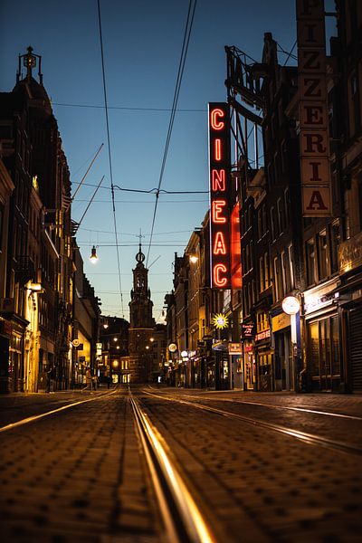 Reguliersbreestraat by night van Floris Heuer