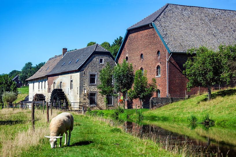 Watermolen Otten in Wijlre, Zuid-Limburg van Evert Jan Luchies