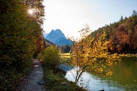 Rundweg am Riessersee im Herbst von SusaZoom