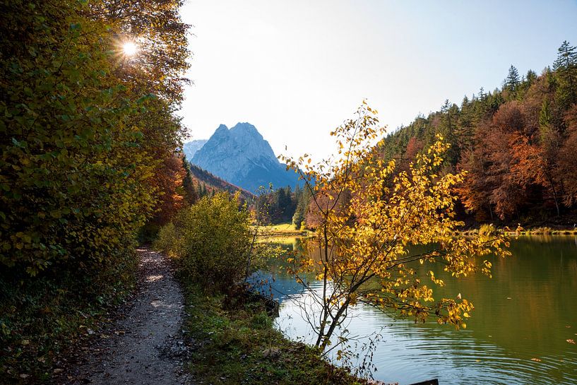 Rondwandeling aan de Riessersee in de herfst van SusaZoom