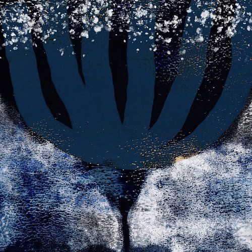 Fleur abstraite. Botanique moderne en bleu, noir, blanc et or.