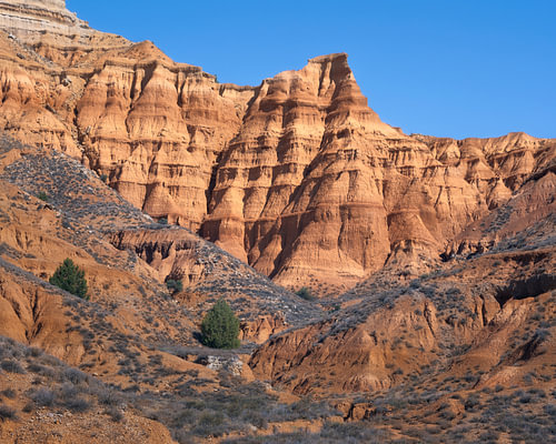 Atemberaubende geologische Formationen an der Rambla de Barrachina in Teruel