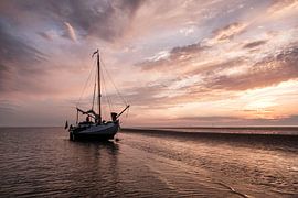 At the water line by Eric van den Bandt