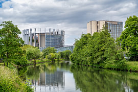 Een blik op het Europees Parlement in Straatsburg, Frankrijk