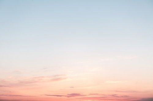 zonsondergang in nederland met prachtige pasteltinten