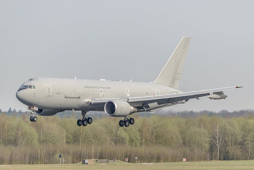 Avion ravitailleur Boeing 767A de l'Aeronautica Militare. par Jaap van den Berg