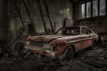 Altes verlassenes Auto
