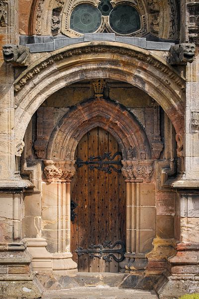 Door to the Mystery - Rosslyn Chapel by Saranda in t Veld Fotografie