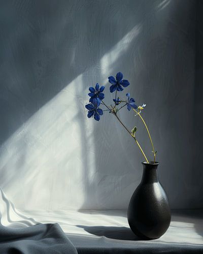 Stilleven met blauwe bloemen