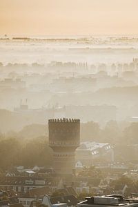 Château d'eau lauwerhof au-dessus d'Utrecht brumeux