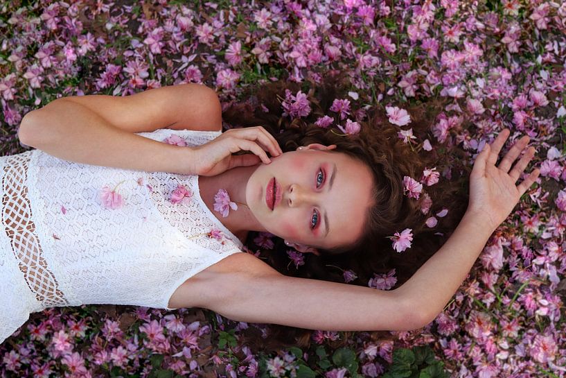 Spring in Bloom – Fine Art Portrait Photography by Iris Kelly Kuntkes