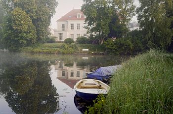 Nebliger Blick auf den Badhuiswal in Zwolle
