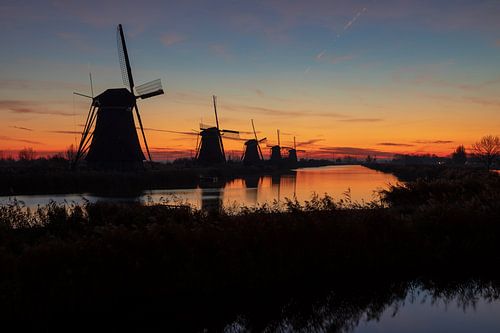De molens van Kinderdijk bij zonsopgang