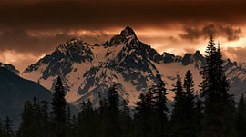 Berglandschaft im Winterlicht
