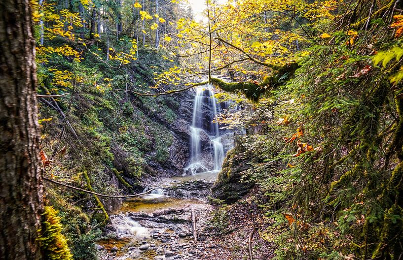 Autumn atmosphere in the mountains - colourful splendour, tranquillity and the magic of nature by Miriam Schwarzfischer Fotografie