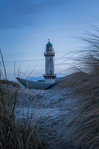 Vuurtoren van Warnemünde en de Teepott