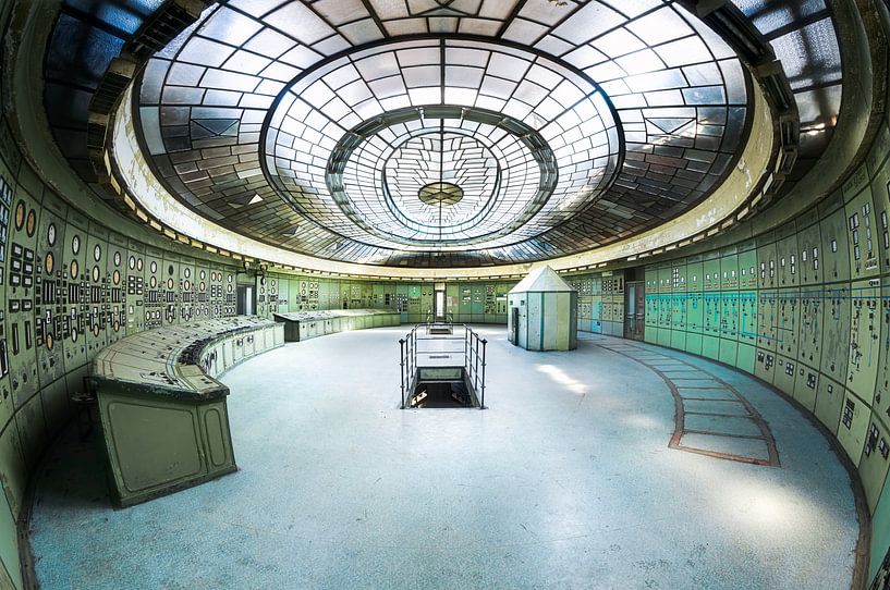 Kontrollraum im Kraftwerk Kelenfold, Budapest von Roman Robroek – Fotos verlassener Gebäude