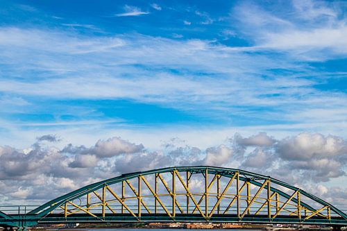 die Eisenbahnbrücke in Portimão