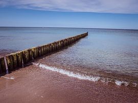 Buhne golfbreker aan de Oostzee