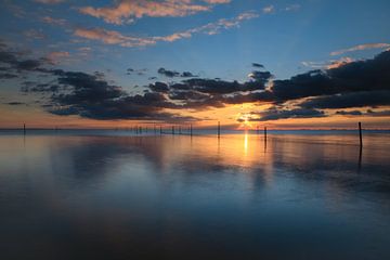 IJsselmeer met fuikenstokken van FotoBob