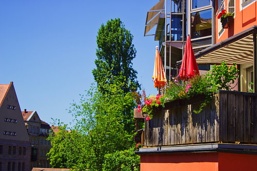 Ein farbenfroher Balkon