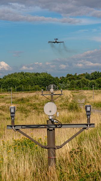Landing NATO Boeing E-3 Sentry. by Jaap van den Berg