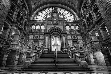 Antwerpen Centraal Station inkomhal trappen I zwart-wit van marlika art