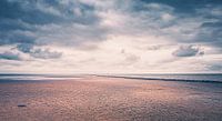 Eenzaam strand bij eb van Cuxhaven aan de Duitse Noordzeekust van Jakob Baranowski - Photography - Video - Photoshop thumbnail