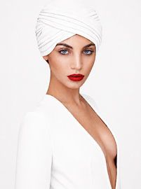 Weiße, elegante Frau von PixelPrestige
