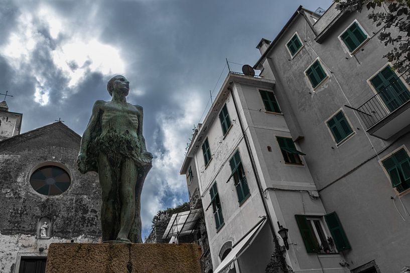 Man in the city by Leticia Spruyt