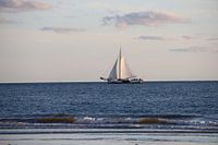 Segelyacht auf dem Wattenmeer 01