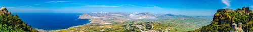 Panorama van de baai bij Erice, aan de Noordkust van  Sicilië