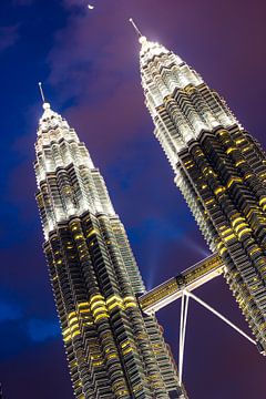 Petronas towers Kuala Lumpur van Björn Jeurgens