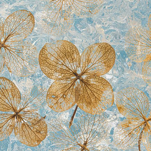 Een vierkantje met hortensiablaadjes liggend op een grijsblauw bedje