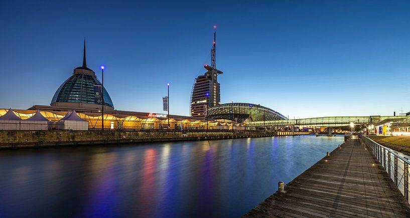 Bremerhaven Havenwelten at blue hour by Frank Herrmann