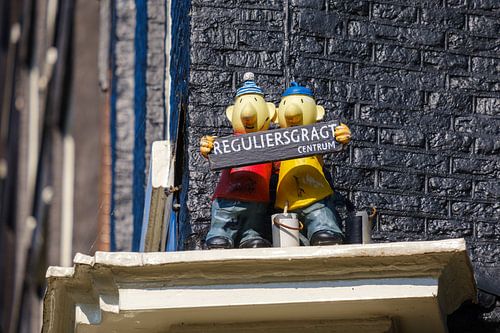 Neighbour and neighbour in Amsterdam