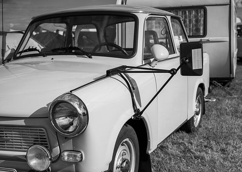 Oldtimer Trabant 601 mit Camping Caravan aus der ehemaligen DDR