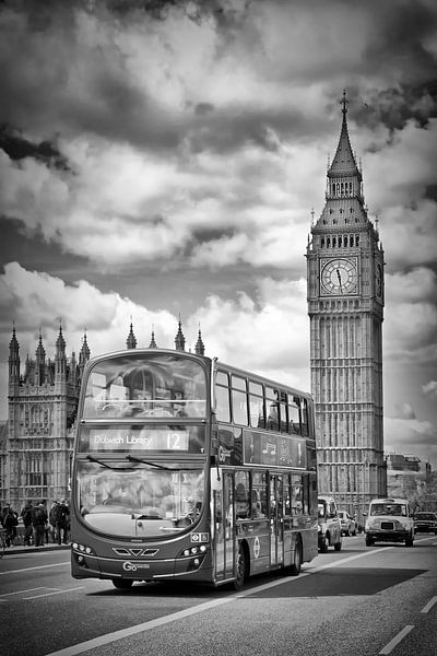 LONDON Houses of Parliament and traffic by Melanie Viola