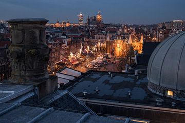 Looking down at Nieuwmarkt van Alexander Tromp