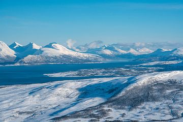 Winterlandschaft um Tromso von Leo Schindzielorz