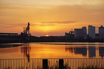 Sonnenaufgang im Bremer Hafen