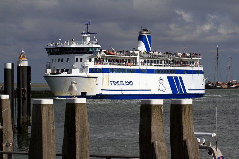 Ferry in the harbour of Terschelling by Mooi op Terschelling