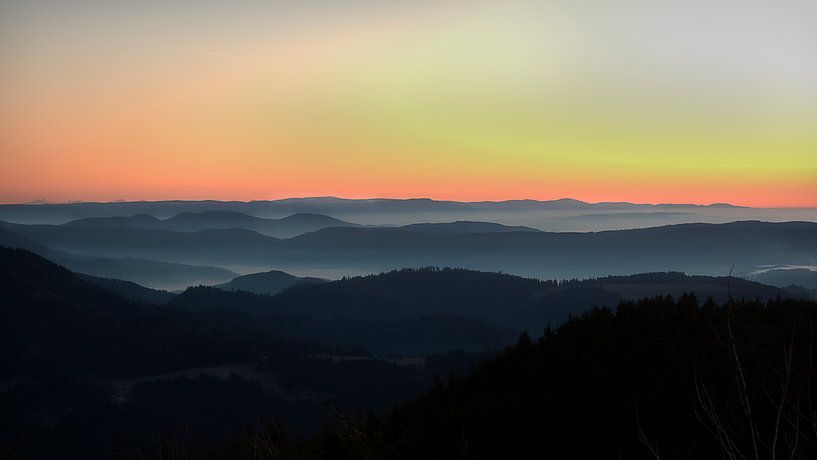 Zwarte Woud bij zonsondergang van Thomas Heitz