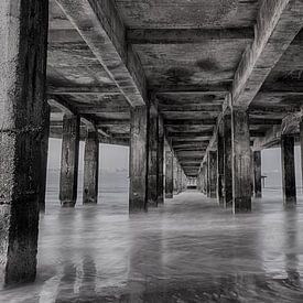 Under the Pier of Blankenberge - black & white by Mike Maes