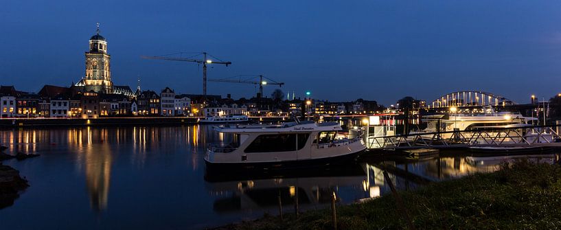 Deventer by night van Chris van Kan