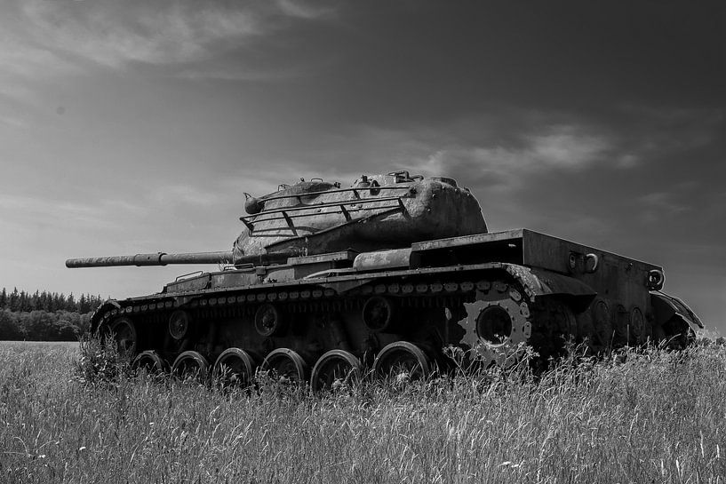 M47 Patton leger tank zwart wit 8 van Martin Albers Photography