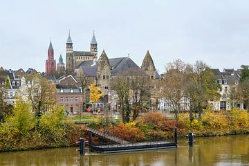 Maastricht, Blick auf das Stadtzentrum von der anderen Seite der Maas, Limburg (niederländische Provinz), Liebfrauenbasilika, St. Servatius-Basilika